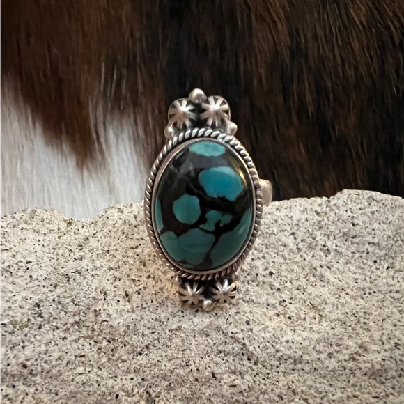 Southwest Jewelry - ❤️ Hubei Turquoise Navajo Style Spiderweb Decorative ADJ Oval Matte 925 Ring